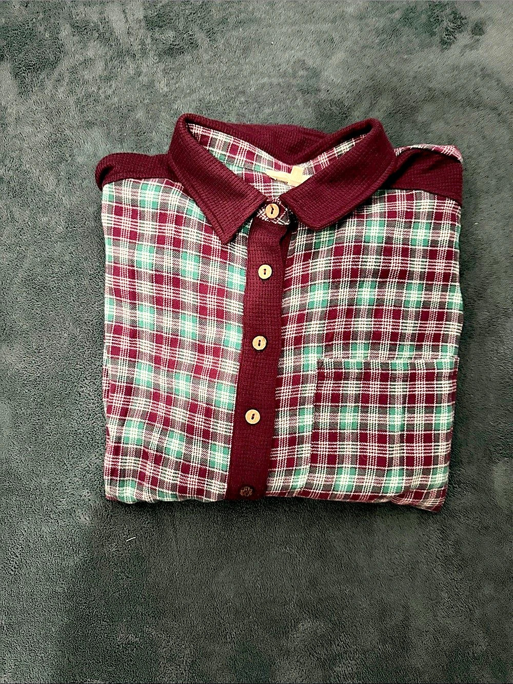 Easel- Plaid Button-Up Shirt Size Medium